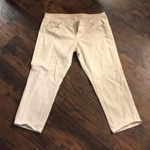 American Eagle size 16 white cropped jeans